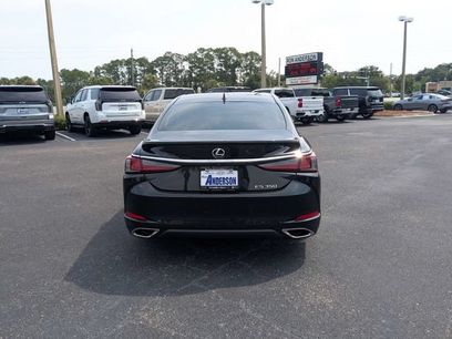 Used 2022 Lexus ES 350 Ultra Luxury w/ Accessory Package 2