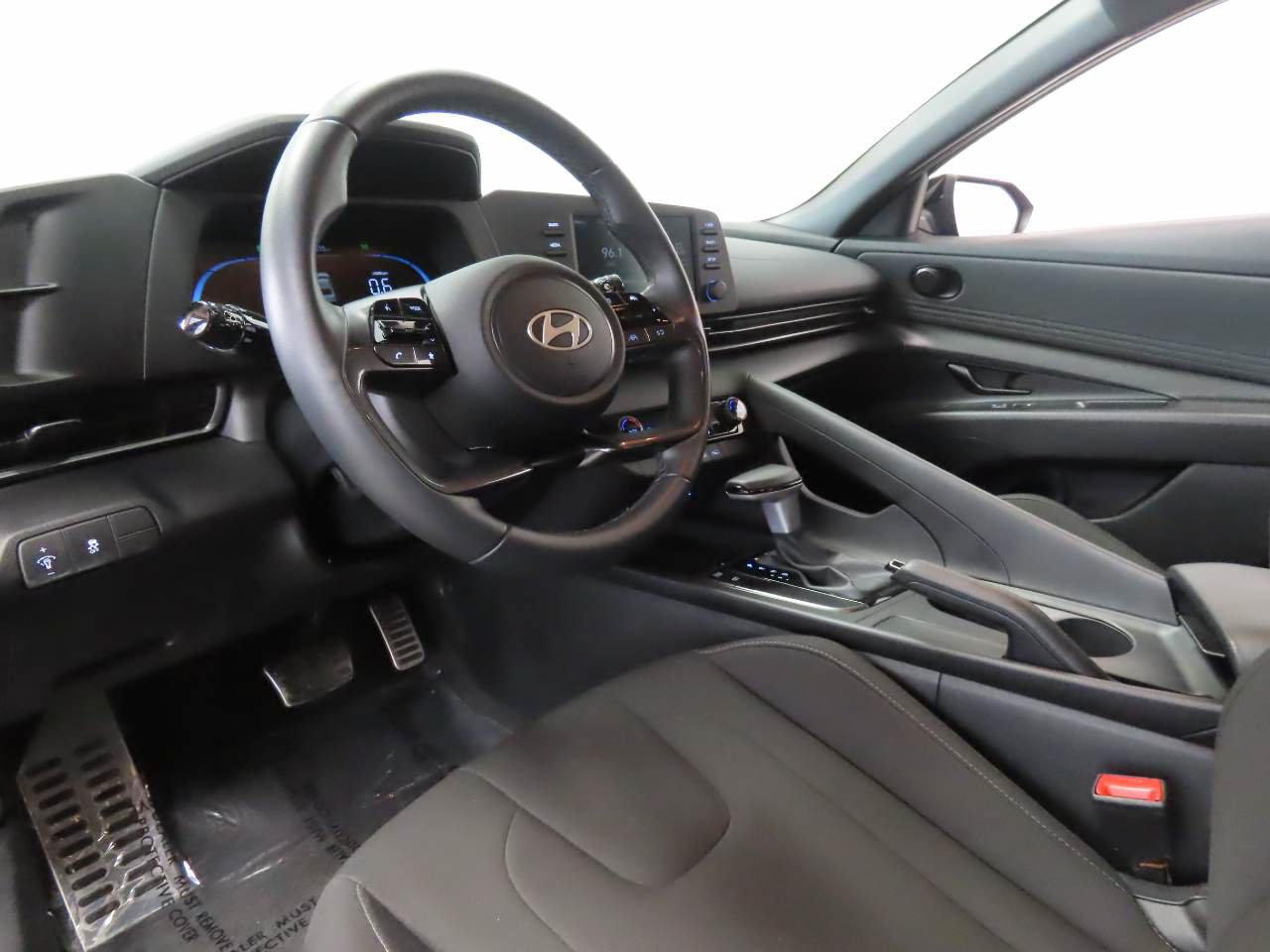 Used 2026 Hyundai Elantra Sport FWD image 8