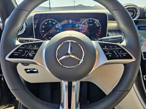 Used 2026 Mercedes-Benz GLC 300 4MATIC image 23