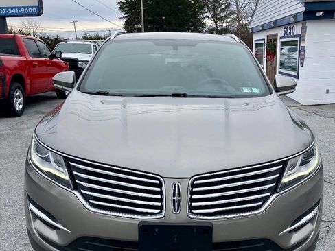 Used 2017 Lincoln MKC Premiere image 3