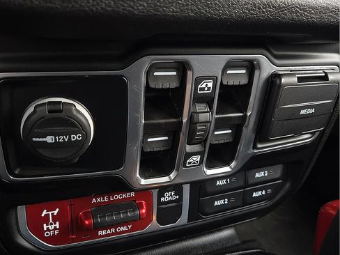 Used 2024 Jeep Gladiator Sport AWD/4WD image 15