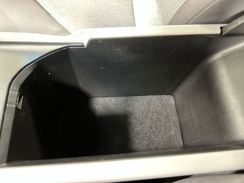 Used 2018 Toyota Camry LE FWD image 32