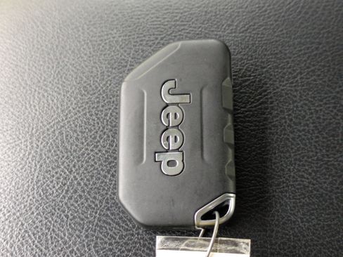 Used 2024 Jeep Gladiator Sport image 38