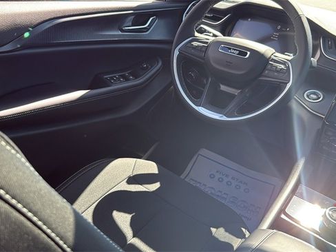 New 2025 Jeep Grand Cherokee Laredo X image 15