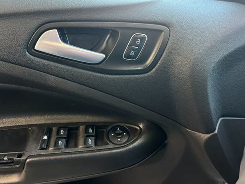 Used 2018 Ford Escape SE FWD image 13