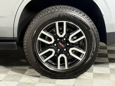 Used 2023 GMC Yukon AT4 w/ AT4 Premium Package AWD/4WD image 13