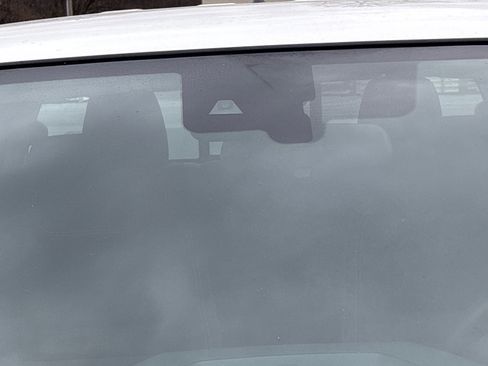 Used 2022 Nissan Frontier SV image 12