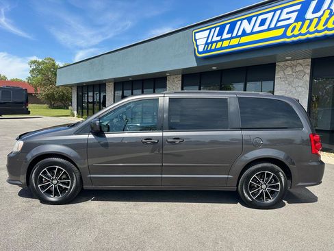 Used 2016 Dodge Grand Caravan R/T FWD image 4