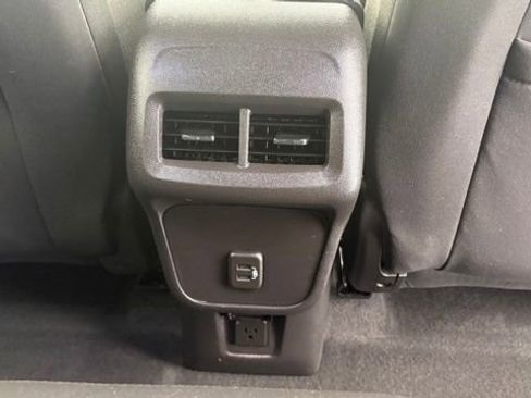 Used 2024 Chevrolet Equinox LT AWD/4WD image 31