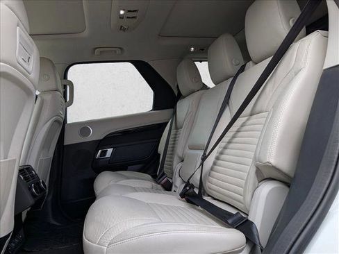 Used 2021 Land Rover Discovery S image 14