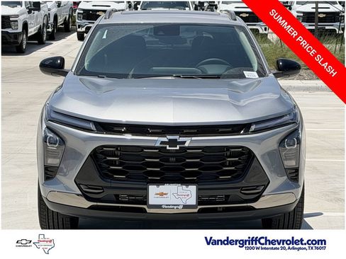 New 2026 Chevrolet Trax ACTIV w/ Sunroof Package FWD image 7