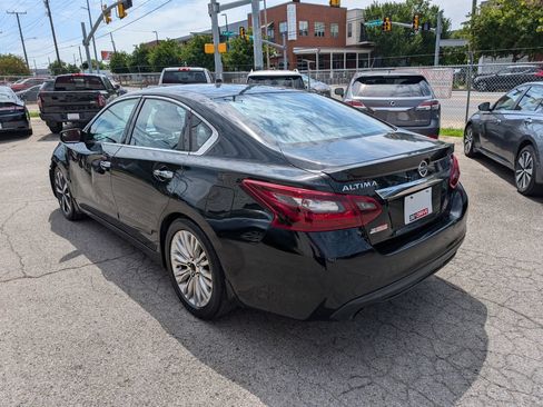 Used 2017 Nissan Altima 2.5 SR w/ LED Appearance Package FWD image 9