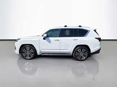 Used 2025 Lexus LX 600 4WD w/ Accessory Package (2T) image 4