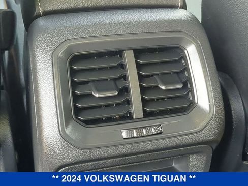Used 2024 Volkswagen Tiguan SE R-Line AWD/4WD image 17