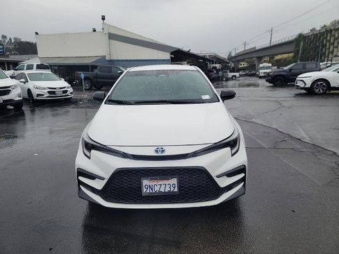 Used 2024 Toyota Corolla Hybrid Sedan image 3