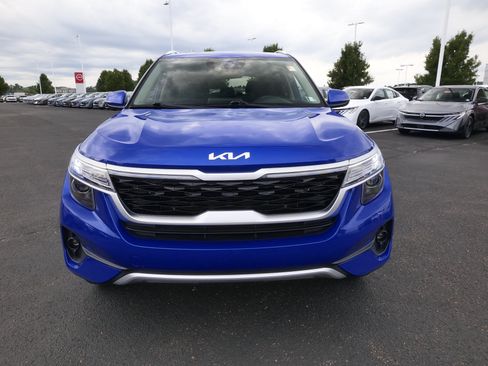 Used 2022 Kia Seltos EX AWD/4WD image 3