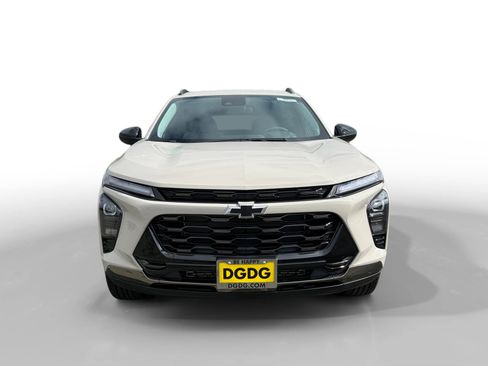 New 2026 Chevrolet Trax ACTIV w/ Sunroof Package FWD image 8