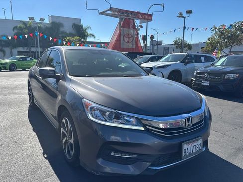 Used 2017 Honda Accord EX-L image 2
