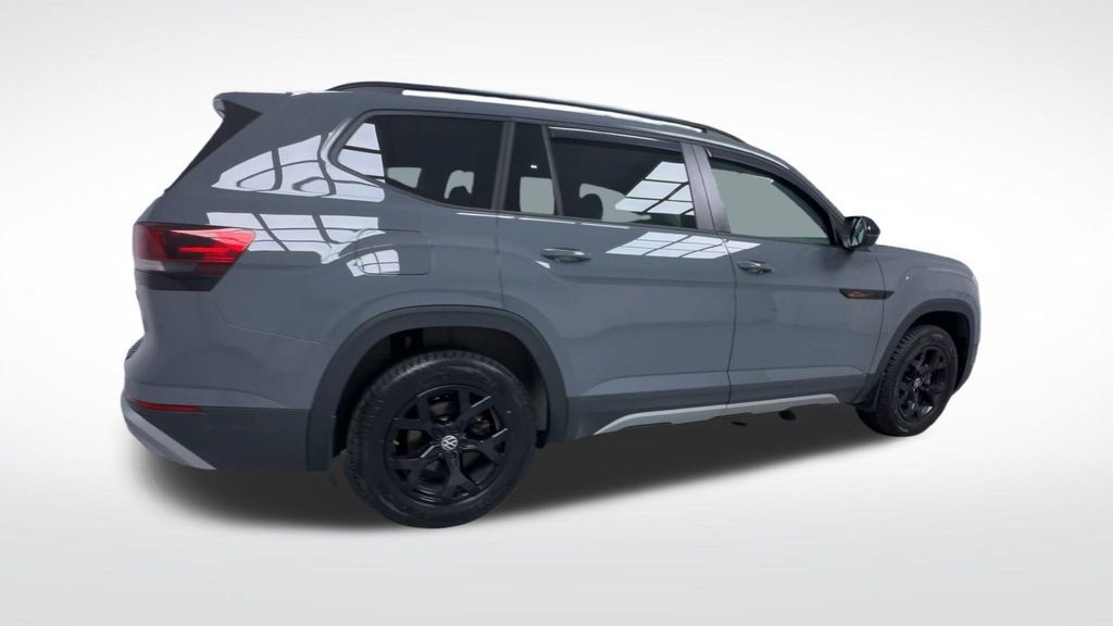 Used 2024 Volkswagen Atlas Peak Edition SE AWD/4WD image 23