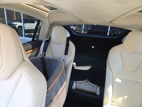 Used 2018 Tesla Model X image 32