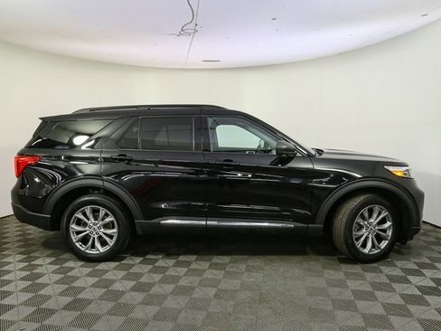 Used 2023 Ford Explorer XLT w/ Equipment Group 202A image 14