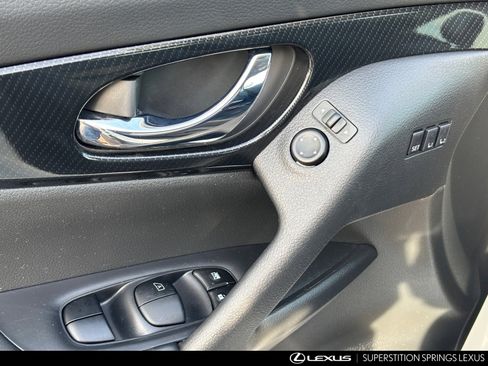 Used 2019 Nissan Rogue SL image 20