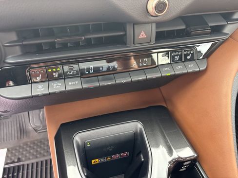 Used 2025 Toyota Crown Signia w/ Advanced Technology Package AWD/4WD image 25