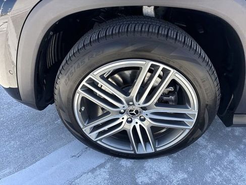 Used 2025 Mercedes-Benz GLS 450 4MATIC image 10