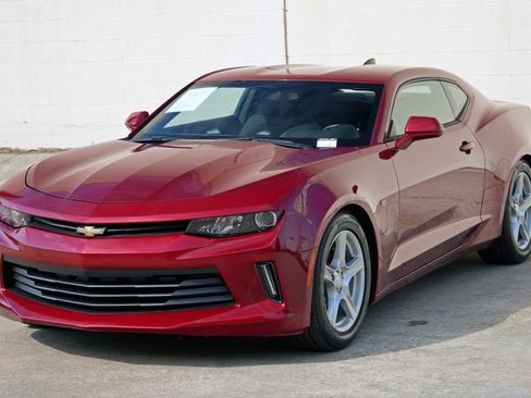 Used 2017 Chevrolet Camaro LT RWD image 36