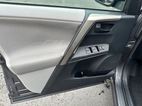 Used 2013 Toyota RAV4 LE image 20