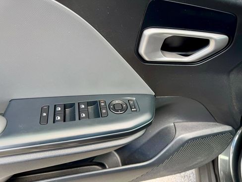 Used 2025 Kia K4 FWD image 13