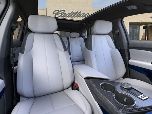New 2025 Cadillac Optiq Luxury 1 image 16