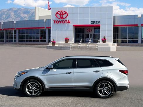 Used 2017 Hyundai Santa Fe AWD image 6