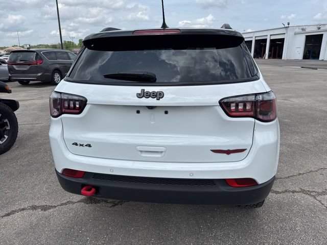 Used 2025 Jeep Compass Trailhawk AWD/4WD image 10