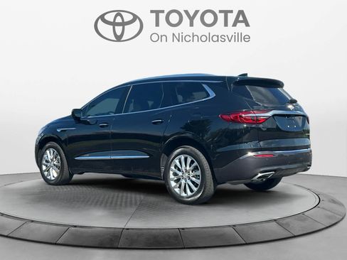 Used 2019 Buick Enclave Premium FWD image 3