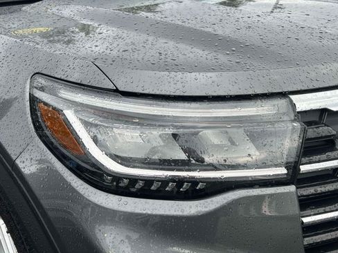 Used 2026 Ford Explorer Active AWD/4WD image 12