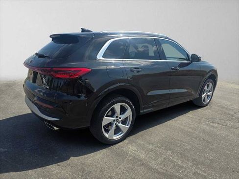 Used 2025 Audi Q5 Premium Plus w/ Premium Plus AWD/4WD image 3