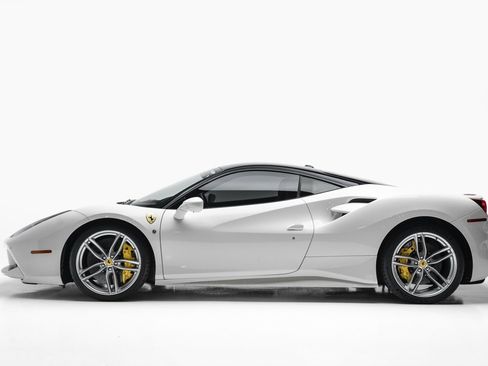 Used 2016 Ferrari 488 GTB Base image 10