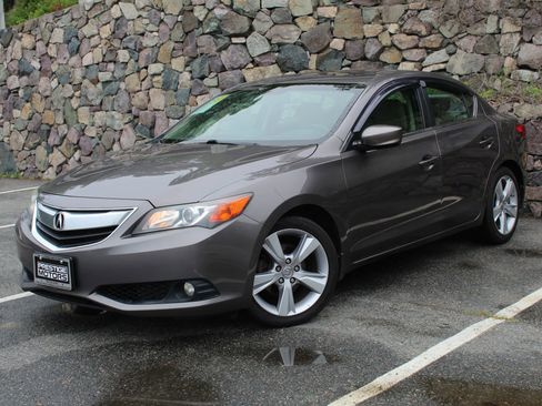 Used 2014 Acura ILX 2.0L Sedan 4D image 2
