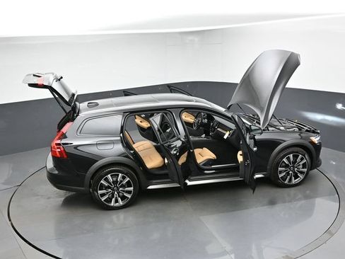 New 2026 Volvo V60 B5 Cross Country Ultra w/ Climate Package AWD/4WD image 50