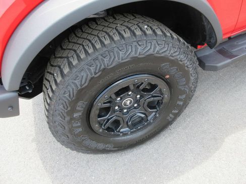 Used 2024 Ford Bronco Wildtrak AWD/4WD image 13