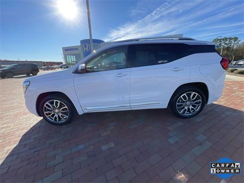 Used 2024 GMC Terrain Denali w/ Denali Premium Package image 32