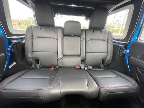 New 2025 Jeep Wrangler Unlimited Rubicon image 19