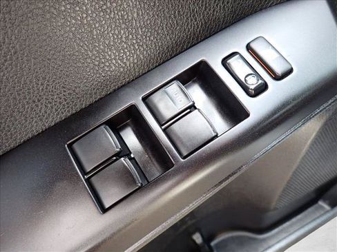 Used 2016 Toyota RAV4 LE FWD image 12