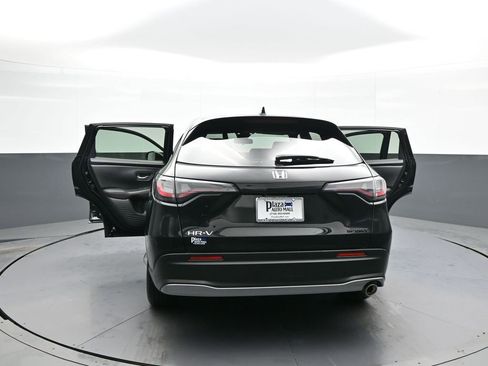 Used 2025 Honda HR-V Sport image 45
