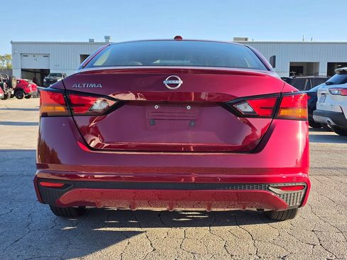 Used 2025 Nissan Altima 2.5 SV FWD image 5