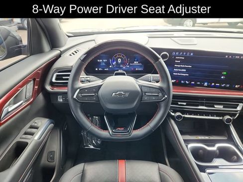Used 2025 Chevrolet Traverse RS AWD/4WD image 22