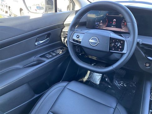 Certified 2025 Nissan Murano SV image 16