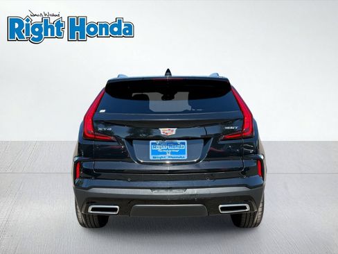 Used 2025 Cadillac XT4 Premium Luxury FWD image 7