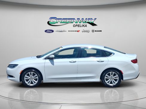 Used 2016 Chrysler 200 Limited FWD image 5